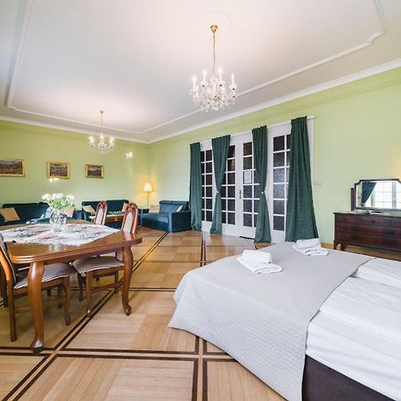 Apartamenty W Palacu Pod Baranami Краків Екстер'єр фото