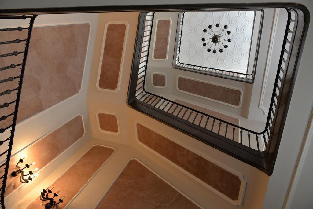 Apartamenty W Palacu Pod Baranami Краків Екстер'єр фото