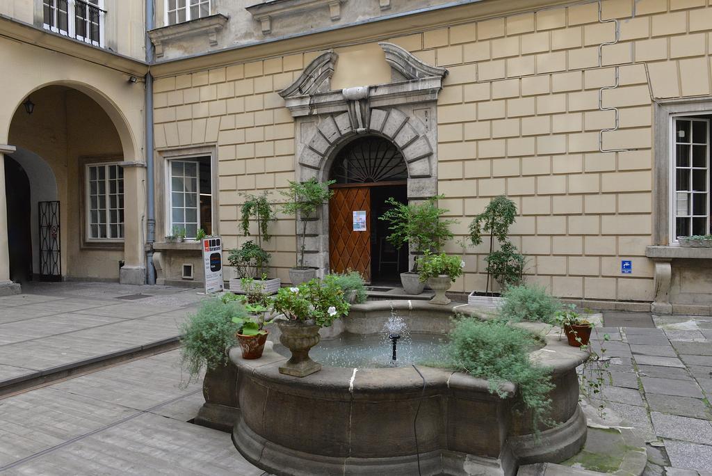 Apartamenty W Palacu Pod Baranami Краків Екстер'єр фото