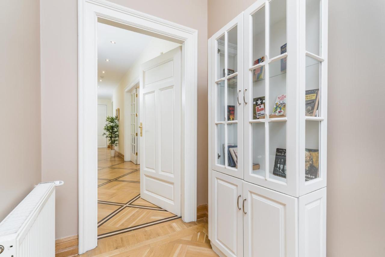 Apartamenty W Palacu Pod Baranami Краків Екстер'єр фото