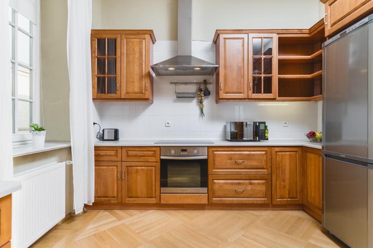 Apartamenty W Palacu Pod Baranami Краків Екстер'єр фото